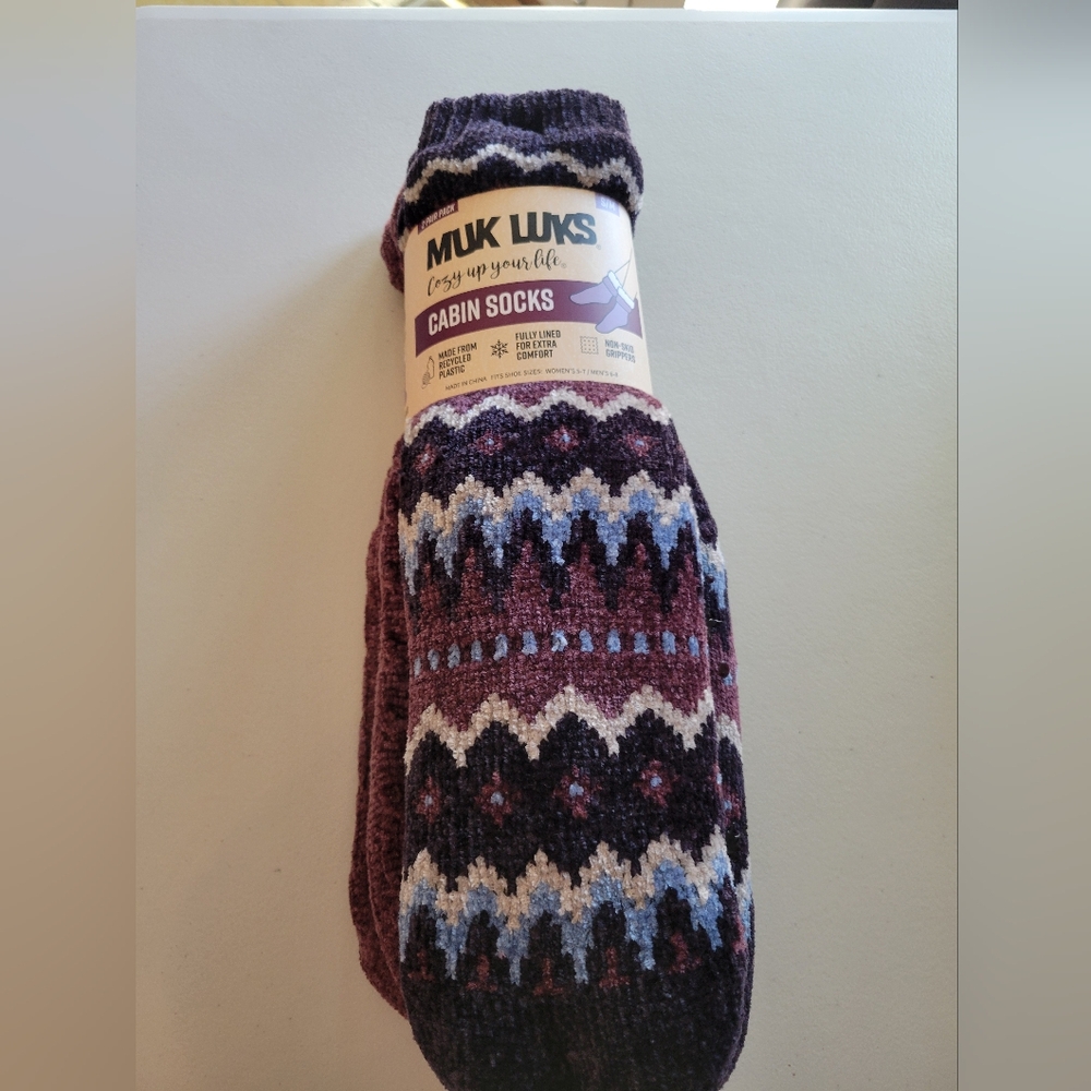 NWT- Muk Luks Womens Tall Ribbed-cuff Cabin Socks. Set Of 2 S/M Shoe Size 5-7